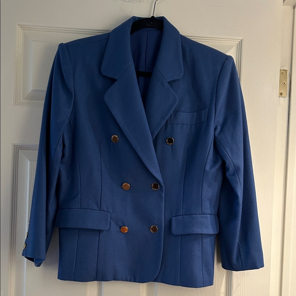 Elegant Women's Blue Blazer